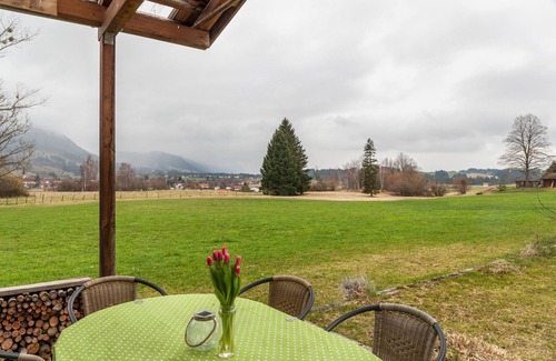 Ried Apartment | Apartment "Mair - Sonnaufgang" with Mountain View, Shared Terrace & Wi-Fi