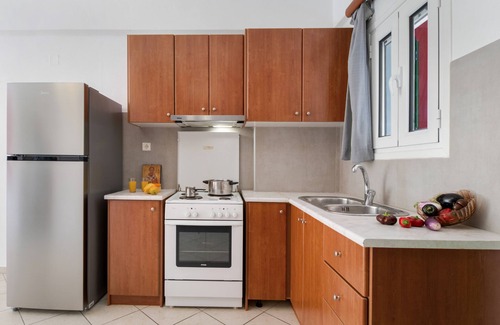 Anthousa Apartment | Apartment 'Maisonette' with Shared Terrace, Wi-Fi and Air Conditioning