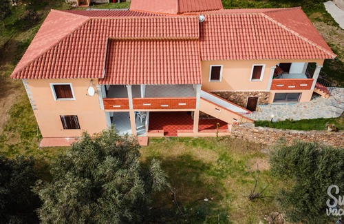 Budoni Apartment | Apartment 'Malamuri 5 Sun Vacanze' with Sea View, Shared Pool and Shared Garden