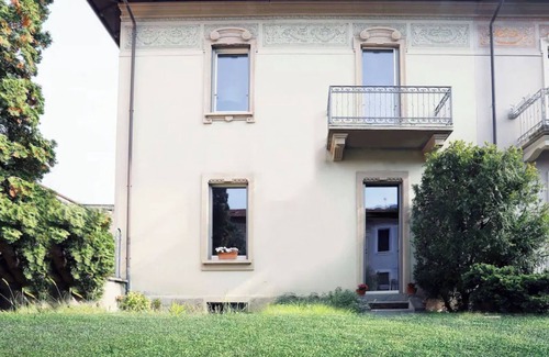 Lecco Apartment | Apartment "Mandello amorevole dimora in Lecco" with Air Conditioning