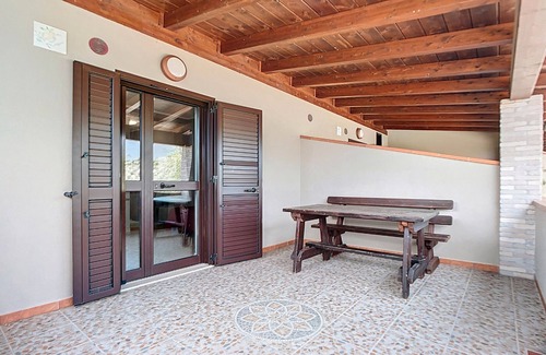 Chiesiola Apartment | Apartment 'Mapa - Carrubo' with Sea View, Wi-Fi and Air Conditioning