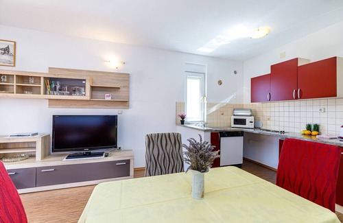 Liznjan Apartment | Apartment Mara A2 in Ližnjan