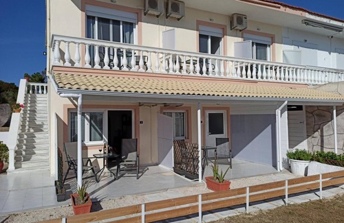 Marathias Apartment | Apartment 'Marathias 5002' with Sea View, Wi-Fi and Air Conditioning