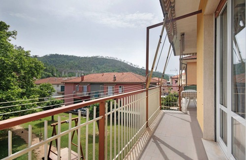 Casarza Ligure Apartment | Apartment 'Mare E Collina' with Mountain View, Private Terrace and Wi-Fi