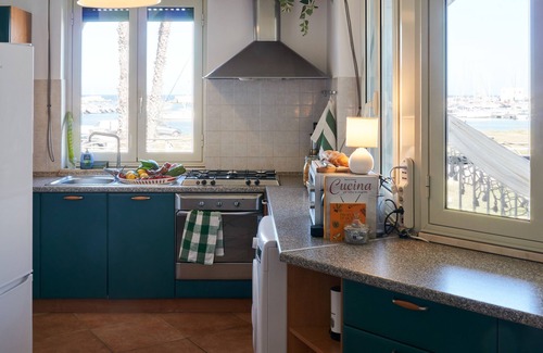 Marzamemi Apartment | Apartment 'Marzamemi Porto' with Sea View, Wi-Fi and Air Conditioning