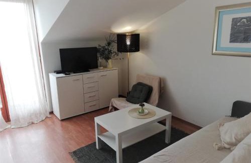 Cesarica Apartment | Apartment Matea - 20m from the beach