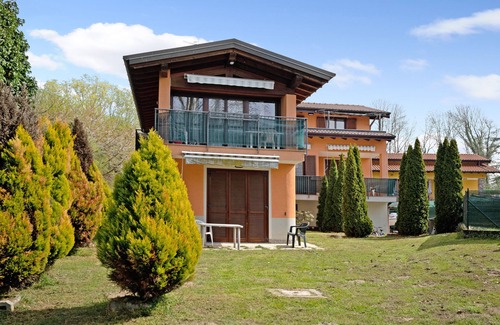 Monvalle Apartment | Apartment "Matilde" with Lake View, Garden and Wi-Fi