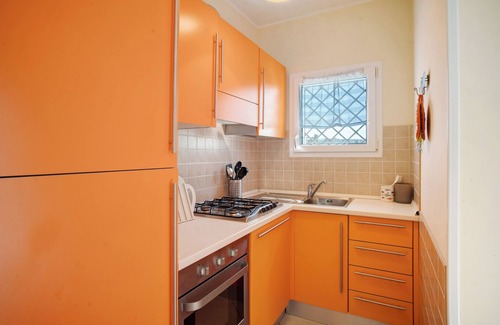 Diano Castello Apartment | Apartment 'Max' with Sea View, Wi-Fi and Air Conditioning