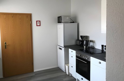 Meerane Apartment | Apartment 'Meeraner Parkresidenz Herbst' with Wi-Fi