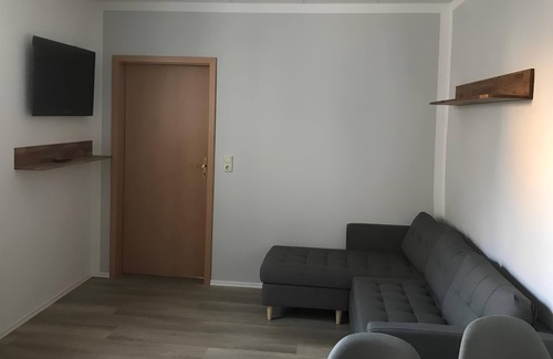 Meerane Apartment | Apartment 'Meeraner Parkresidenz Herbst' with Wi-Fi