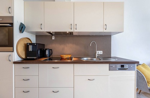 Lindhoft Apartment | Apartment "Meerfamilie" close to the Sea with Terrace & Wi-Fi