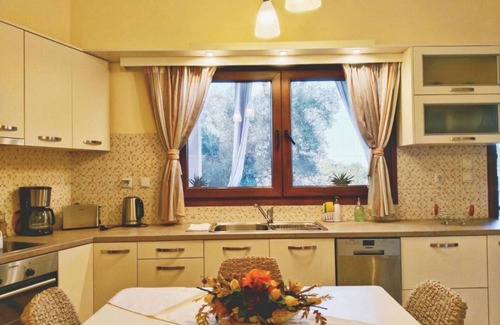 Katsimatika Apartment | Apartment 'Meraki' with Mountain View, Wi-Fi and Air Conditioning