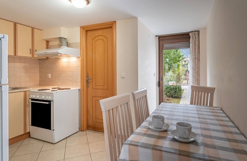 Sivota Apartment | Apartment 'Mezoneta' with Wi-Fi and Air Conditioning
