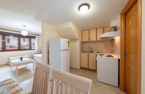 Sivota Apartment | Apartment 'Mezoneta' with Wi-Fi and Air Conditioning