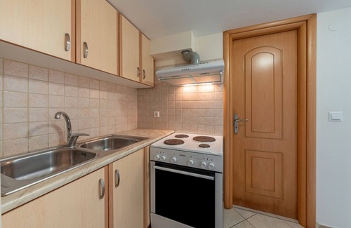 Sivota Apartment | Apartment 'Mezoneta' with Wi-Fi and Air Conditioning