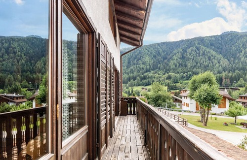 Mezzana Apartment | Apartment 'Mezzana Park' with Mountain View