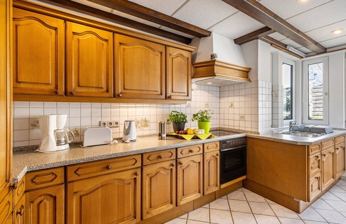 Bad Urach Apartment | Apartment 'Michelskäppele' with Mountain View, Shared Terrace and Wi-Fi