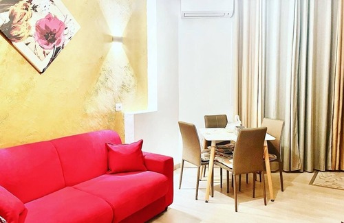 Scalea Apartment | Apartment "Minu' House - Gold Room 2" with Shared Garden & Wi-Fi