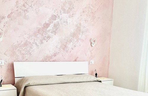 Scalea Apartment | Apartment "Minu' House - Gold Room 1" with Shared Garden & Wi-Fi