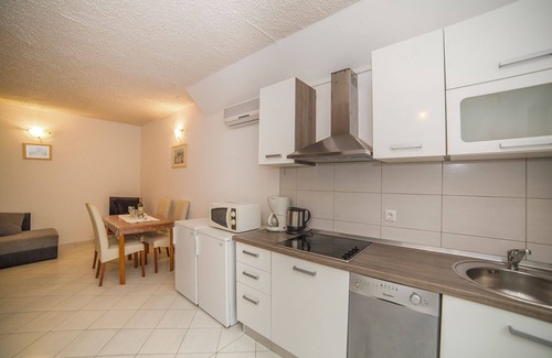Okrug Gornji Apartment | Apartment Miroslava - with pool: A3(2+1) - Okrug Gornji, Island Ciovo, Croatia