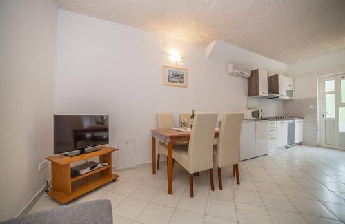 Okrug Gornji Apartment | Apartment Miroslava - with pool: A3(2+1) - Okrug Gornji, Island Ciovo, Croatia