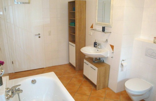 Wolnzach Apartment | Apartment mit Drei Schlafzimmer für 5 Personen und Großer Terrasse, Erdgeschoss