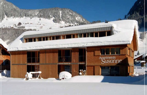Au Apartment | Apartment Mittagsfluh [upper floor | 45 m²] - Apartments Susanne