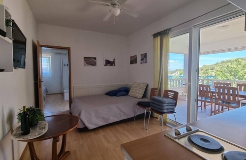 Rogac Apartment | Apartment Mlad - with pool: A2(2+1) - Rogac, Island Solta, Croatia
