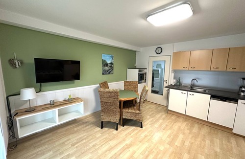 Gutach im Breisgau Apartment | Apartment 'Morgensonne' with Private Terrace and Wi-Fi