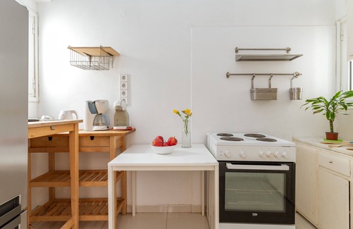 Kallithea Apartment | Apartment 'Modern Cosy' with Private Terrace, Wi-Fi and Air Conditioning