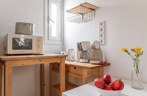 Kallithea Apartment | Apartment 'Modern Cosy' with Private Terrace, Wi-Fi and Air Conditioning