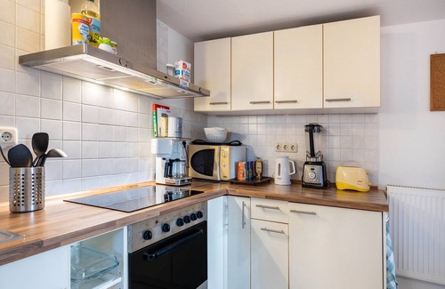 Region Hannover District Apartment | Apartment 'Modernes Am Deister' with Wi-Fi