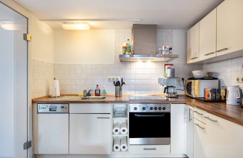 Region Hannover District Apartment | Apartment 'Modernes Am Deister' with Wi-Fi