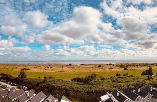 Schillig Apartment | Apartment 'Moin Mehrblick' close to the Beach with Terrace & Wi-Fi