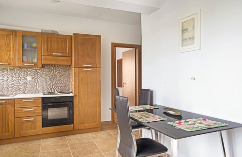 Kaminarata Apartment | Apartment 'Monte Verde 204' with Sea View, Wi-Fi and Air Conditioning