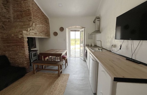 Azaruja Apartment | Apartment 'Monte Da Broa' with Mountain View, Private Pool and Wi-Fi