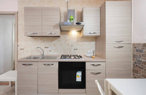 Gragnano Apartment | Apartment 'Monolocale Standard In Agriturismo' with Mountain View, Shared Garden and Wi-Fi