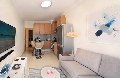 Montechoro Apartment | Apartment 'Monte Da Eira - Sunset' with Shared Pool, Wi-Fi and Air Conditioning
