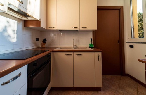 Lecco Apartment | Apartment 'Moonlight - Lecco Getaway' with Private Garden and Wi-Fi
