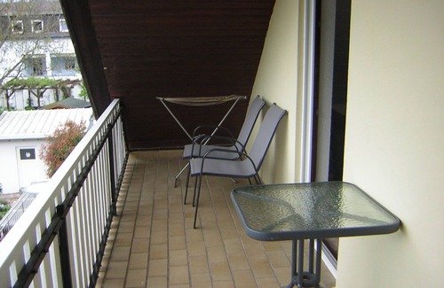 Minheim Condo | Apartment "Moselblick", A great view of the greenery and enjoy the evening sun