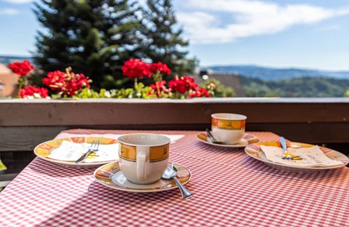 Sankt Maergen Apartment | Apartment 'Möst' with Mountain View, Shared Garden and Wi-Fi