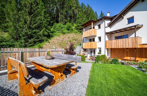 Resia Apartment | Apartment 'Mühlanderhof Apt Piz Lad' with Lake View, Shared Terrace and Wi-Fi