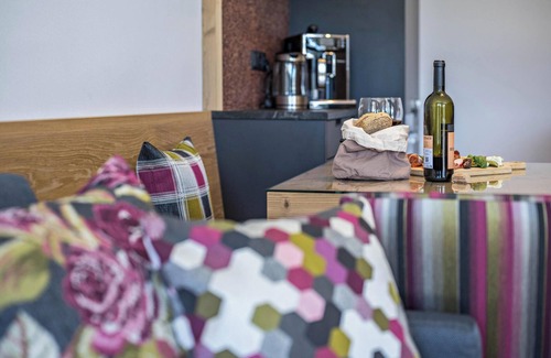 Valles Apartment | Apartment "Mulin Moidl" next to the Skiing Area with Mountain View, Sauna & Garden