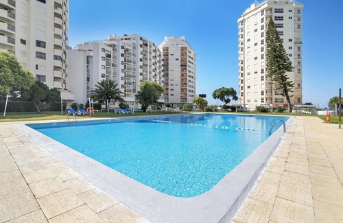 Armacao de Pera Apartment | Apartment Nau Bérrio 3ºD - Vista Mar with A/C, Wi-Fi, Garden & Balcony