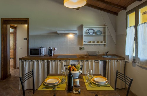 Laterina Apartment | Apartment near Arezzo with on-site restaurant and pool