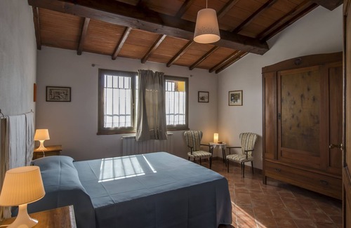 Laterina Apartment | Apartment near Arezzo with on-site restaurant and pool