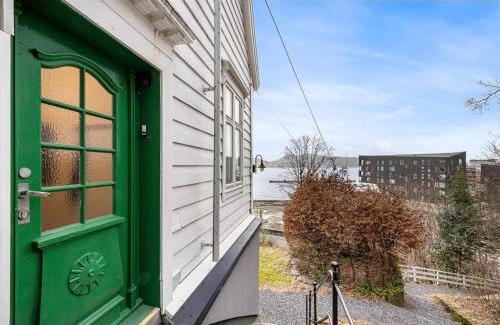 Sandviken Apartment | Apartment near Bergen Sentrum for up to 8 people