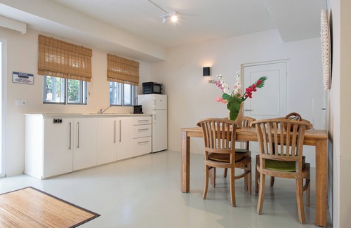 Marie Pampoen Apartment | Apartment near Mambo