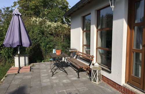 Zarrendorf House | Apartment near Stralsund with its own lake, park and animals