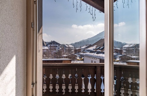 Seefeld in Tirol Apartment | Apartment 'Neu Klein' with Mountain View, Balcony and Wi-Fi